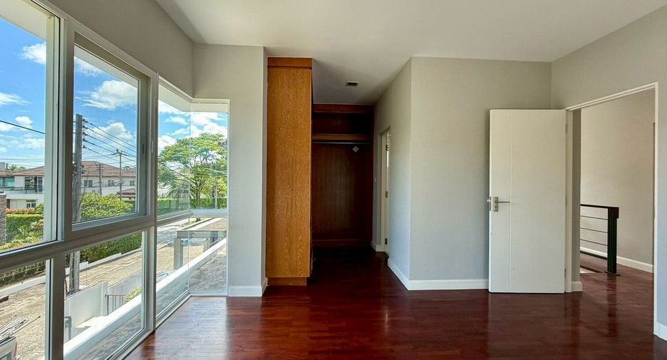 For sale 4 bedrooms house in Mueang Phuket, Phuket