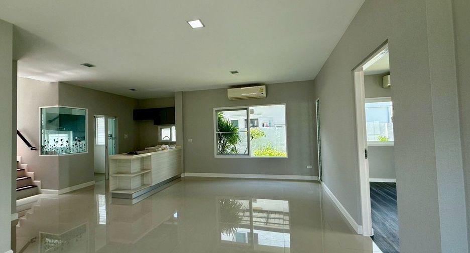 For sale 4 bedrooms house in Mueang Phuket, Phuket