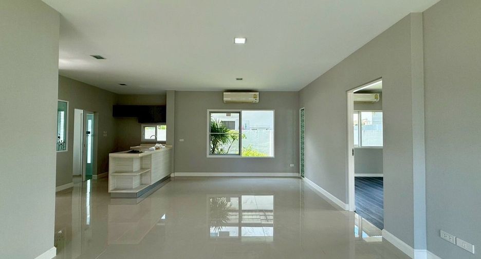 For sale 4 bedrooms house in Mueang Phuket, Phuket