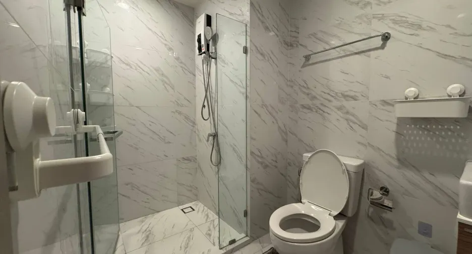 For rent 2 bedrooms condo in Bang Na, Bangkok
