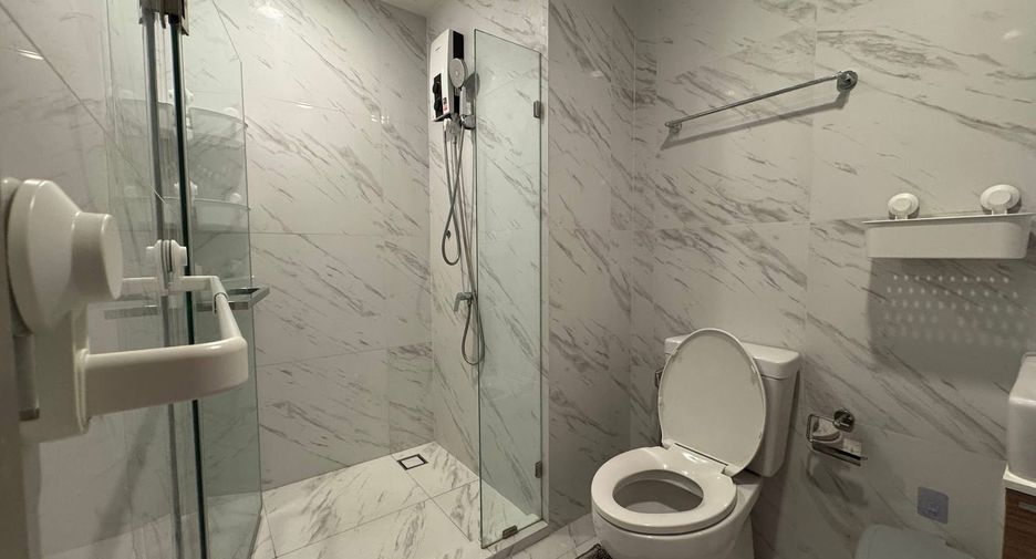 For rent 2 bedrooms condo in Bang Na, Bangkok