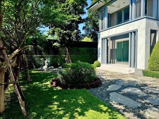 Haus zur Miete mit 4 Zimmer in Prawet, Bangkok