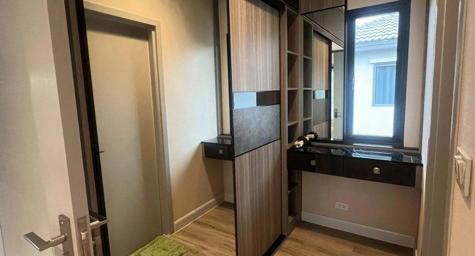 For rent and for sale 4 bedrooms house in Sai Mai, Bangkok