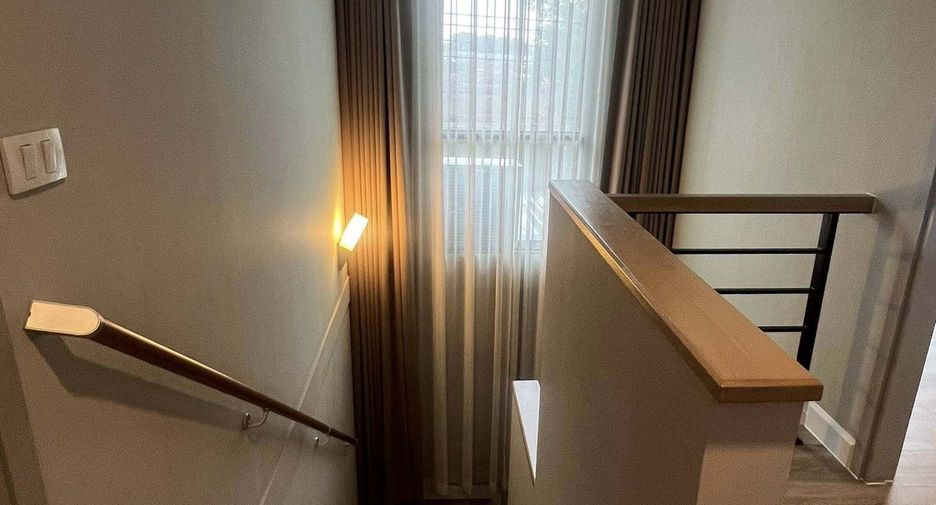 For rent and for sale 4 bedrooms house in Sai Mai, Bangkok