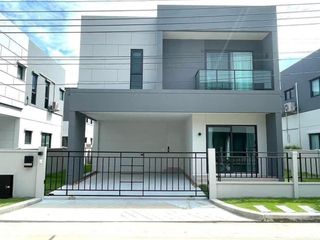Casa en alquiler de 3 habitaciones en Bang Phli, Samut Prakan