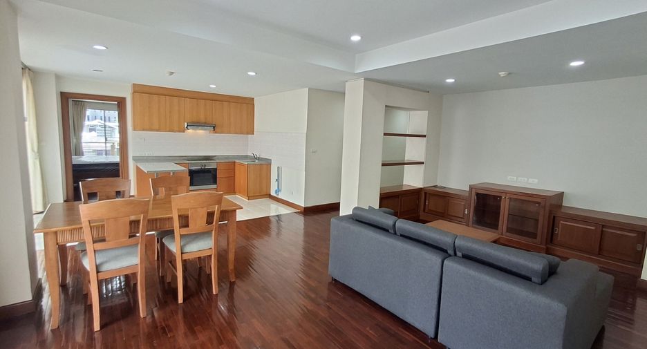 For rent 2 bedrooms apartment in Pathum Wan, Bangkok