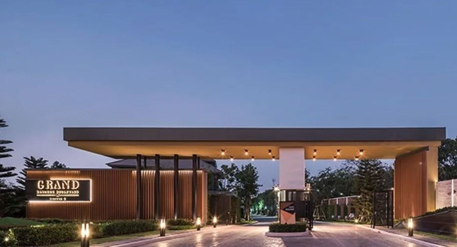 For sale and for rent 5 bedrooms house in Saphan Sung, Bangkok
