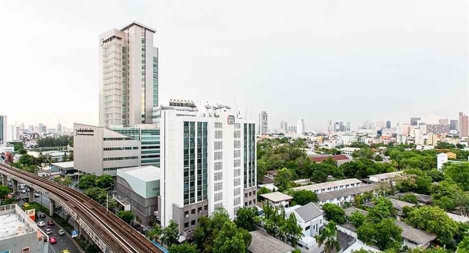 For rent 2 bedrooms condo in Phaya Thai, Bangkok