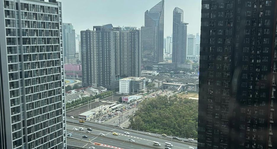 Condo en alquiler de 1 habitaciones en Huai Khwang, Bangkok