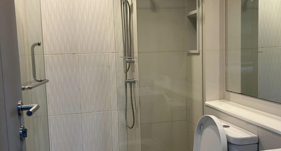 Condo en alquiler de 1 habitaciones en Huai Khwang, Bangkok