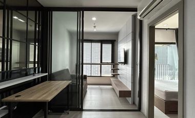 Condo en alquiler de 1 habitaciones en Huai Khwang, Bangkok