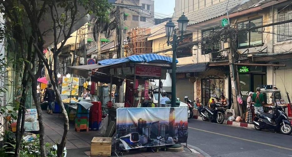 For sale 4 bedrooms retail Space in Bang Rak, Bangkok
