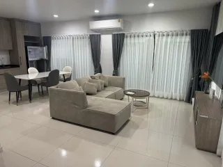 For rent 4 bedrooms house in Bang Kapi, Bangkok
