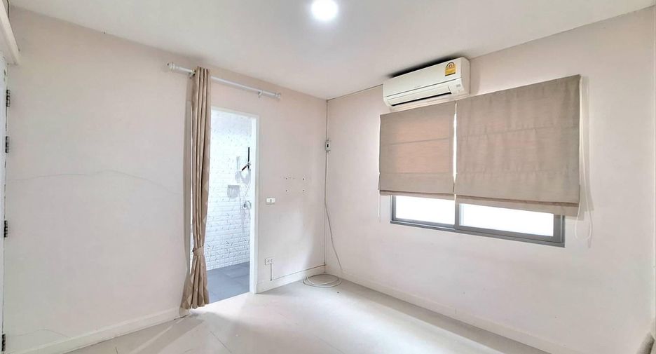 For rent 4 bedrooms house in Prawet, Bangkok