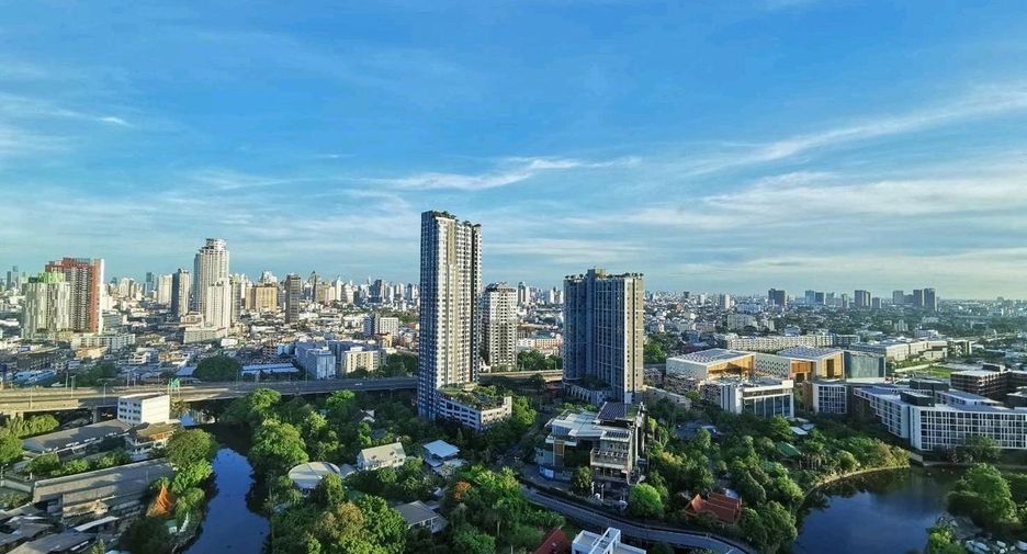 For rent 1 bed condo in Watthana, Bangkok