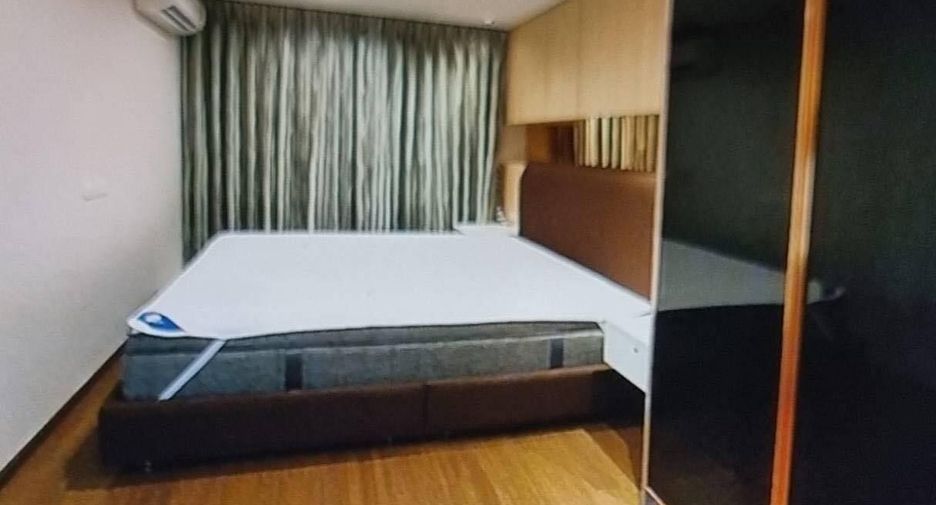 For sale 2 bedrooms condo in Phra Khanong, Bangkok