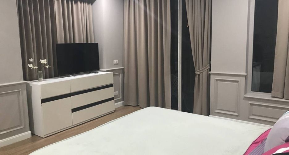 For rent 2 bedrooms condo in Pathum Wan, Bangkok