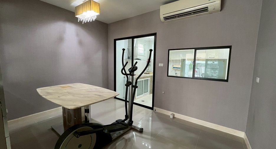 For sale 4 bedrooms townhouse in Bueng Kum, Bangkok