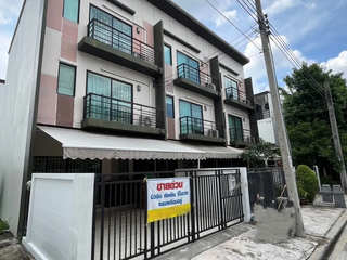 For sale 4 bedrooms townhouse in Bueng Kum, Bangkok