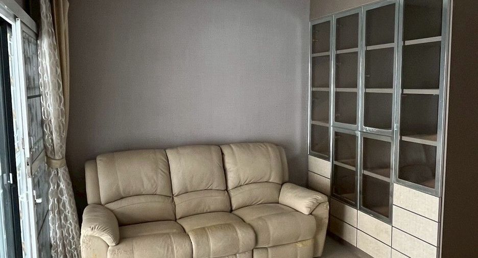 For sale 4 bedrooms townhouse in Bueng Kum, Bangkok