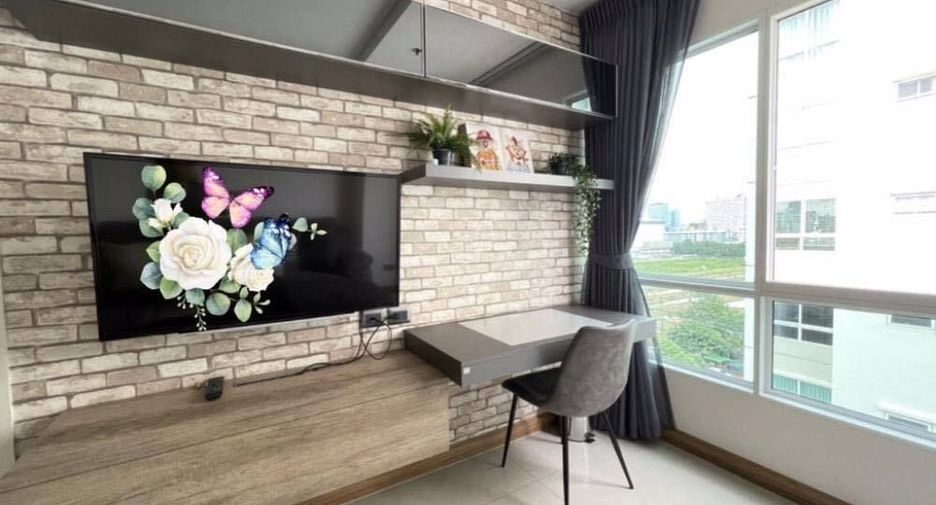 For rent 1 bed condo in Huai Khwang, Bangkok