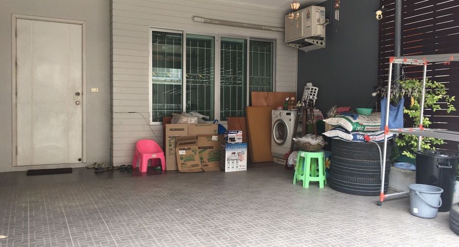 For sale 3 bedrooms townhouse in Bueng Kum, Bangkok