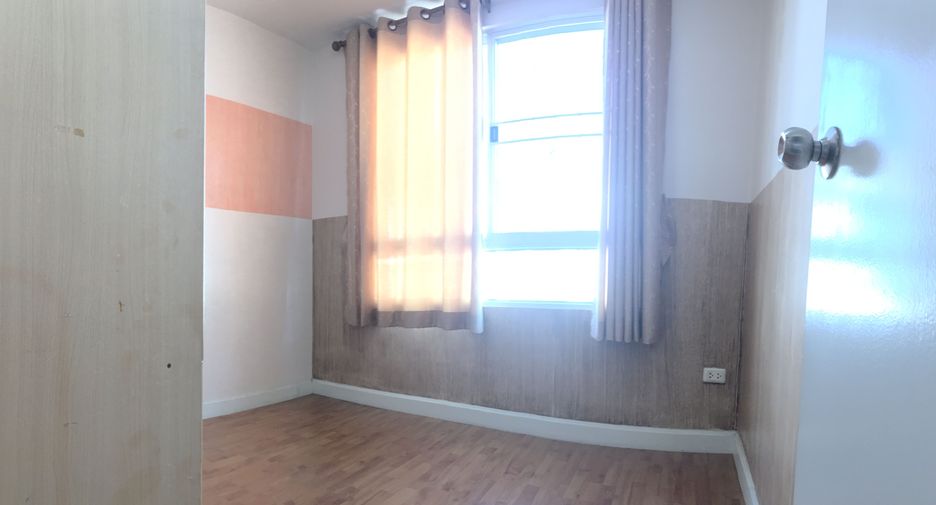 For sale 3 bedrooms townhouse in Bueng Kum, Bangkok