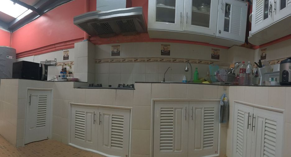 For sale 3 bedrooms townhouse in Bueng Kum, Bangkok