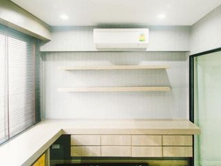 For sale and for rent 3 bedrooms townhouse in Yan Nawa, Bangkok