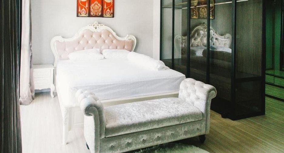 Casa adosada en venta y en alquiler de 3 habitaciones en Yan Nawa, Bangkok