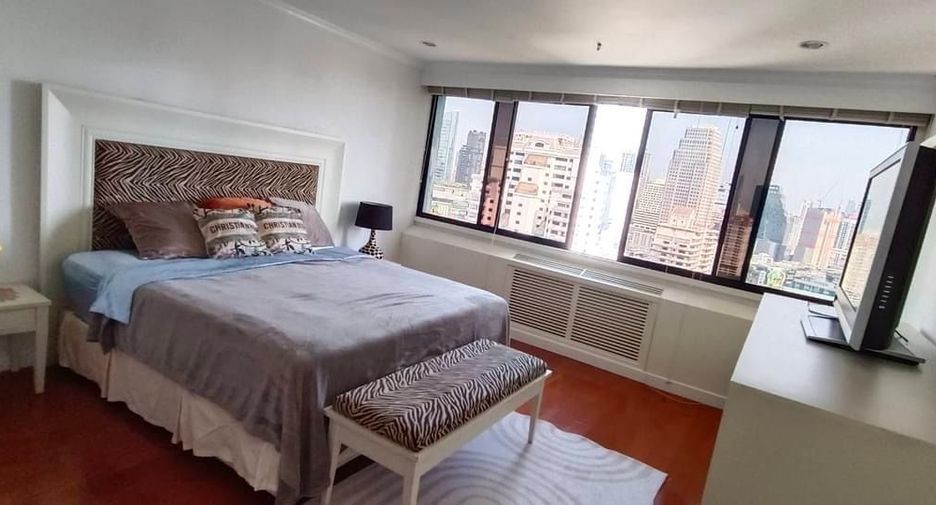 For rent 2 bedrooms condo in Khlong Toei, Bangkok