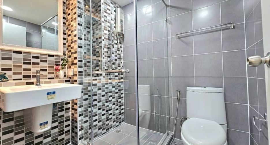 For sale 1 bed condo in Bang Kapi, Bangkok