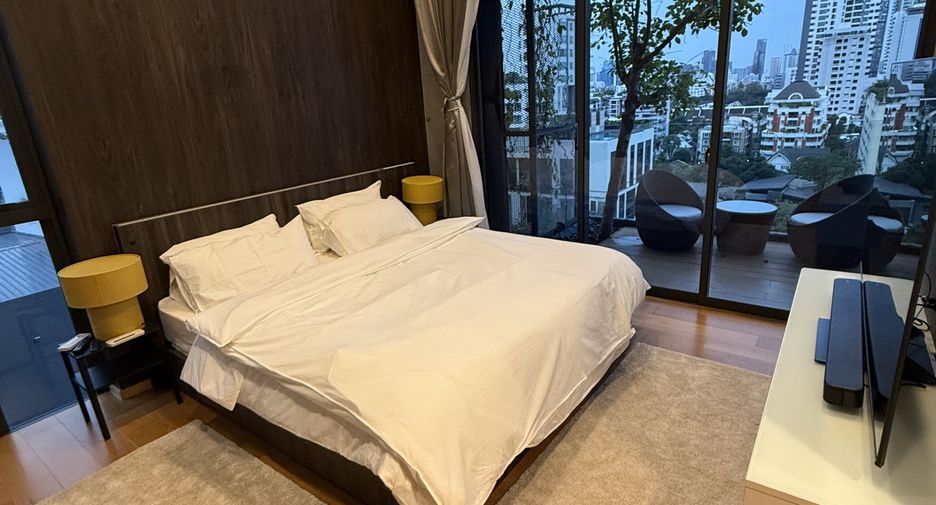 For rent 3 bedrooms condo in Watthana, Bangkok
