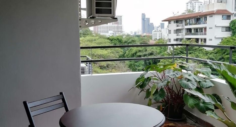 For rent 3 bedrooms condo in Watthana, Bangkok