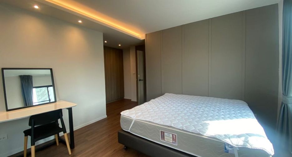 For rent 3 bedrooms condo in Watthana, Bangkok
