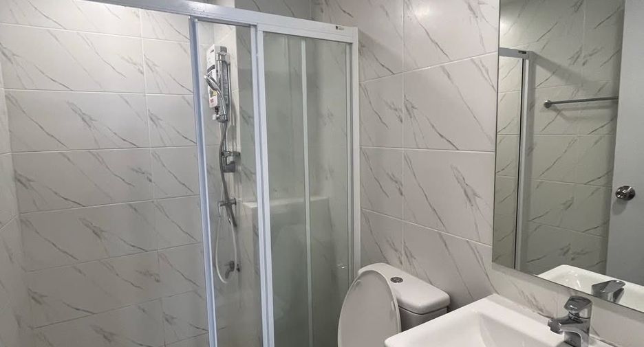 For rent 1 bed condo in Wang Thonglang, Bangkok