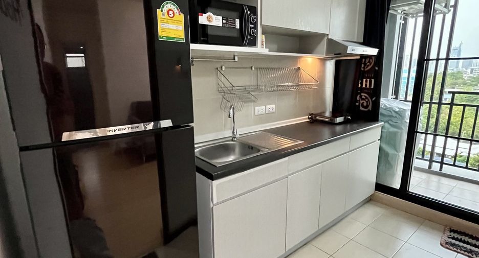 For rent 2 bedrooms condo in Thon Buri, Bangkok