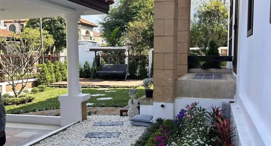 For rent 4 bedrooms house in Lat Krabang, Bangkok