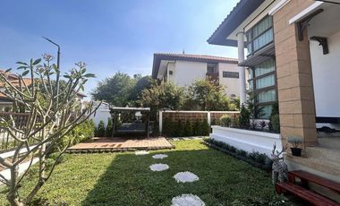 Casa en alquiler de 4 habitaciones en Lat Krabang, Bangkok