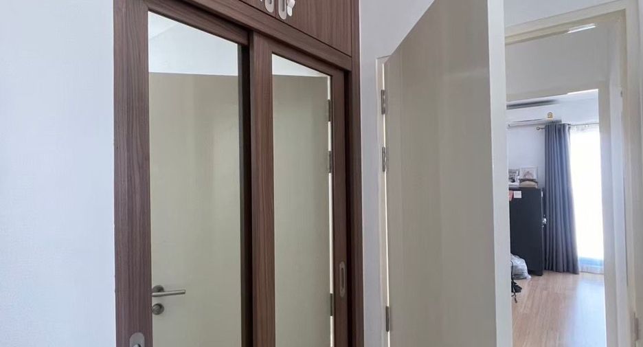 For rent 2 bedrooms condo in Sathon, Bangkok