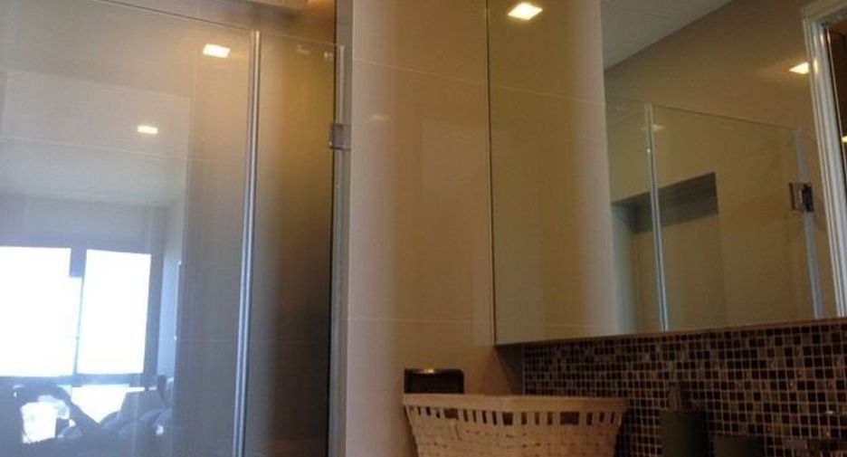 À vendre 1 chambre condo à Khlong Toei, Bangkok