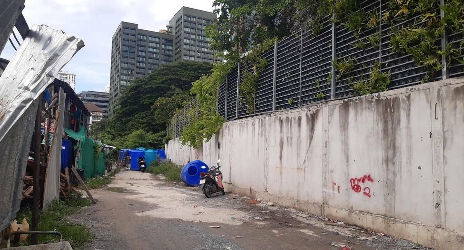 Grundstück zum Kauf in Watthana, Bangkok
