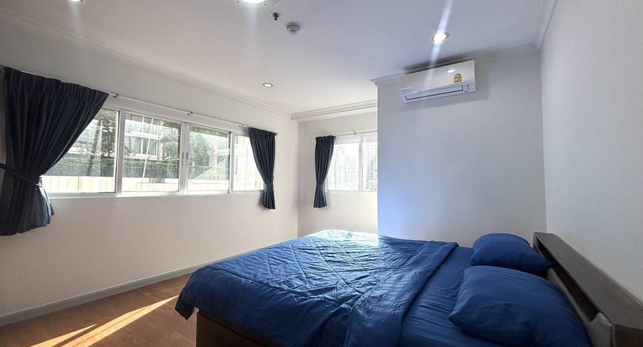 For rent 3 bedrooms condo in Watthana, Bangkok