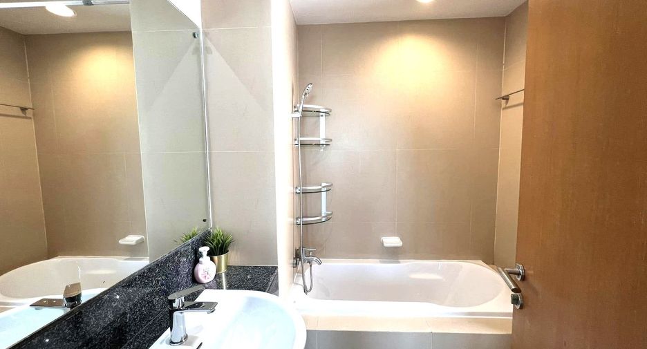 For rent 2 bedrooms condo in Watthana, Bangkok