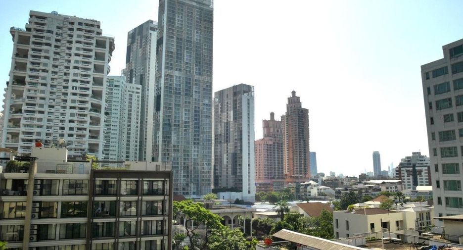 For rent 3 ベッドルーム condo in Khlong Toei, Bangkok
