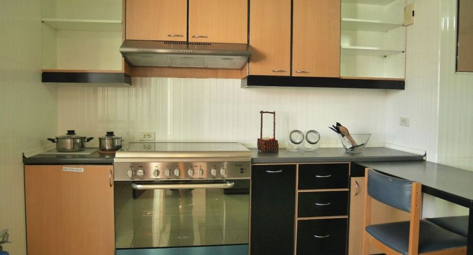 For rent 3 ベッドルーム condo in Khlong Toei, Bangkok
