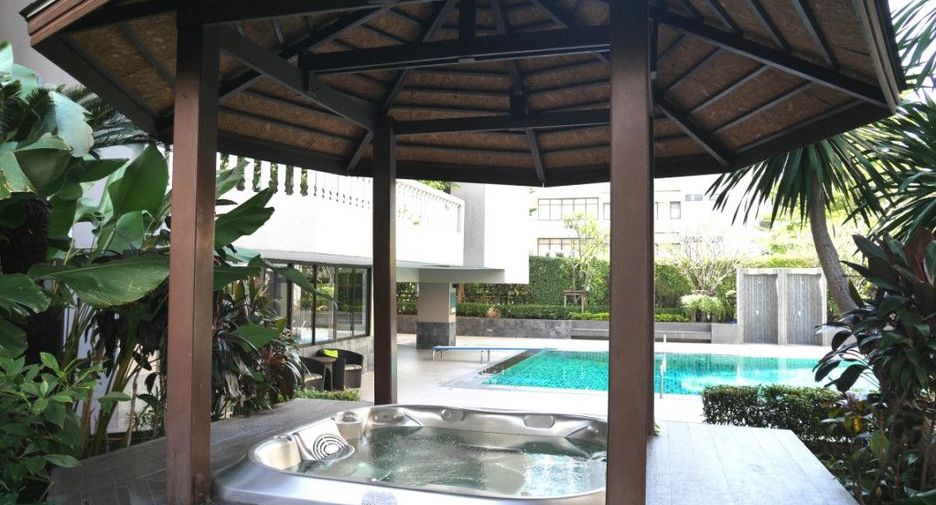 For rent 3 ベッドルーム condo in Khlong Toei, Bangkok