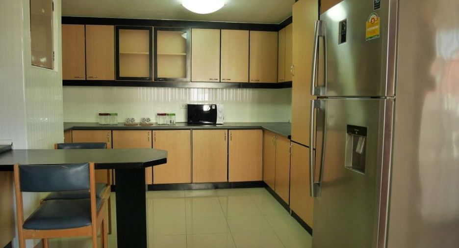 For rent 3 ベッドルーム condo in Khlong Toei, Bangkok
