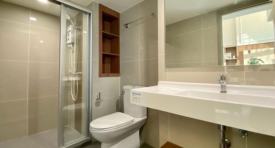 Condo en alquiler de 2 habitaciones en Huai Khwang, Bangkok