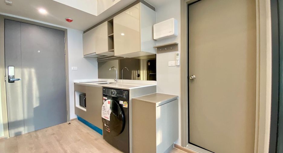 Condo en alquiler de 2 habitaciones en Huai Khwang, Bangkok